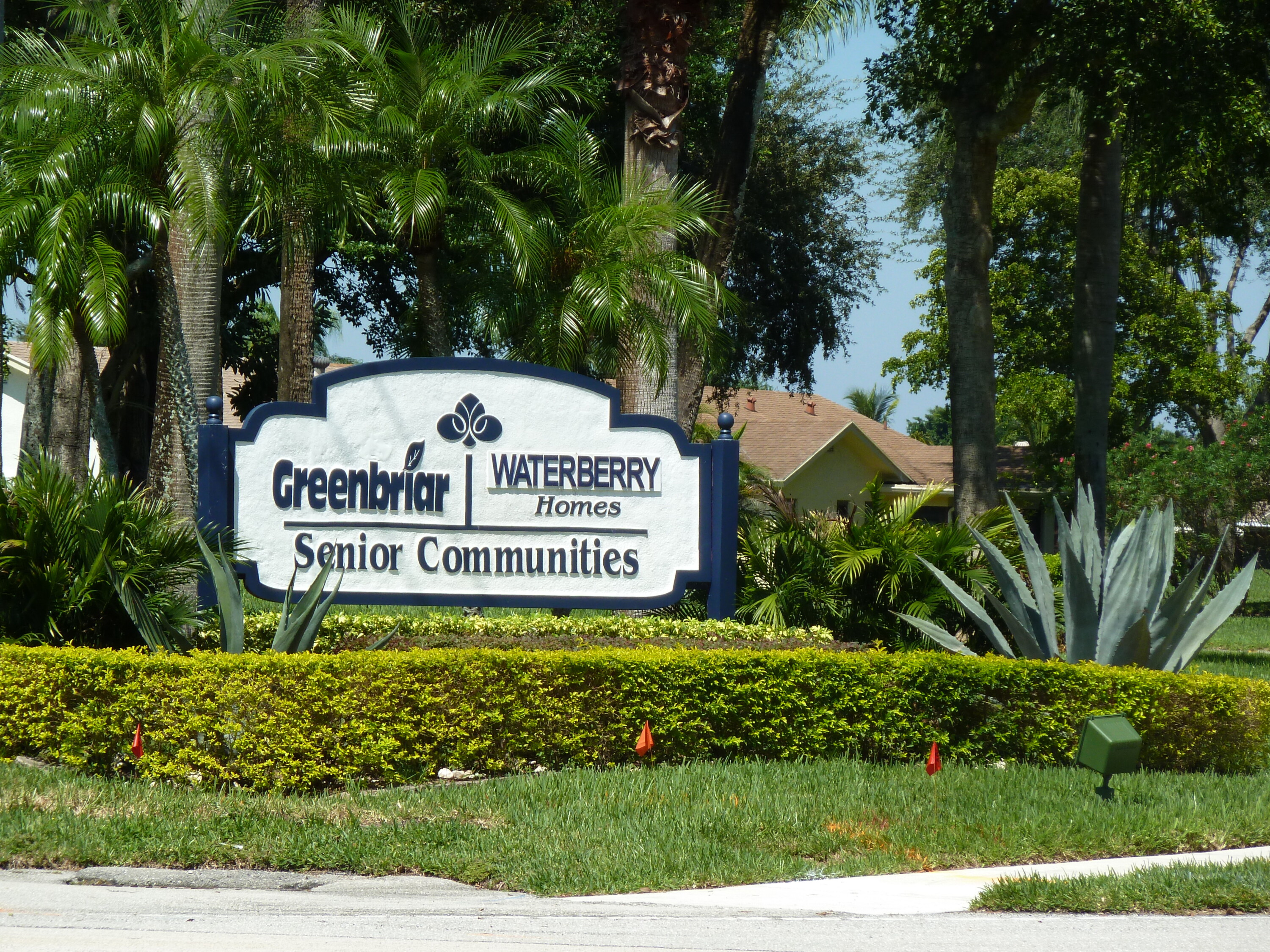 Boca Raton senior living communities where dogs and cats are allowed