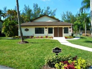 clubhouse in cat and dog friendly gated community in boca raton florida